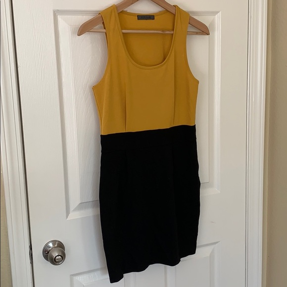 Vifille Dress Size: 2 Used - Picture 2 of 6